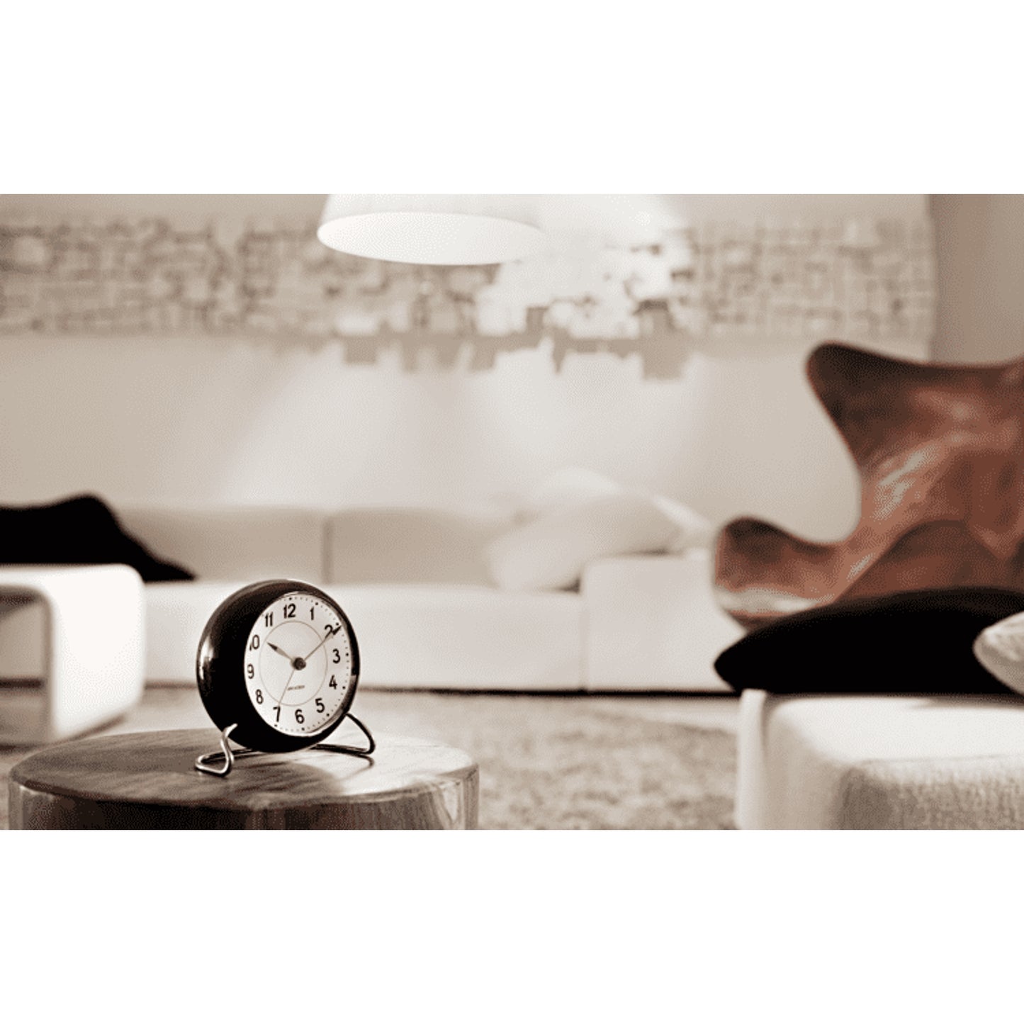 Arne Jacobsen Station Table Clock Black Ø: 11 cm / 4.3"