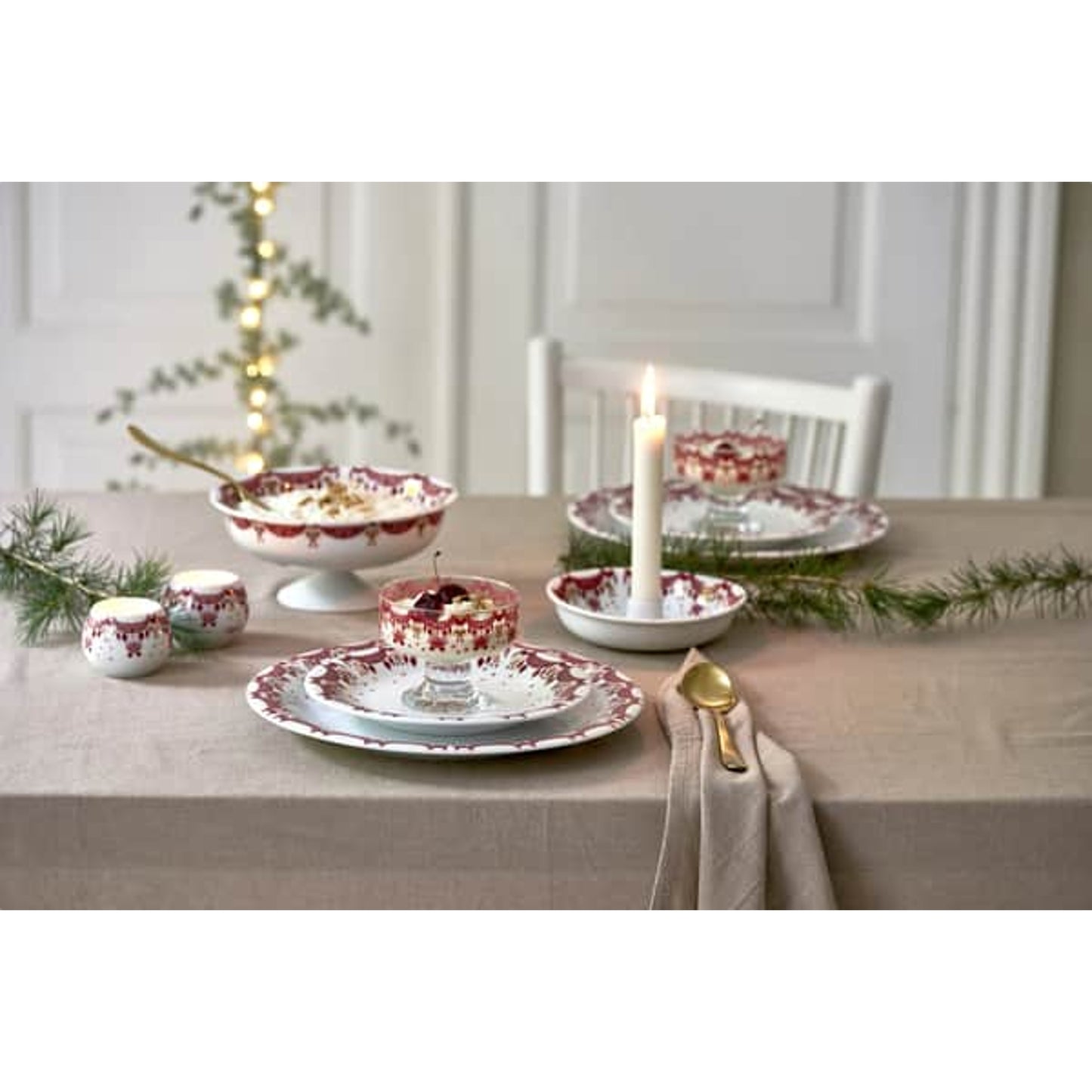 Bjørn Wiinblad Set Of Four Garland Bowls On Stands