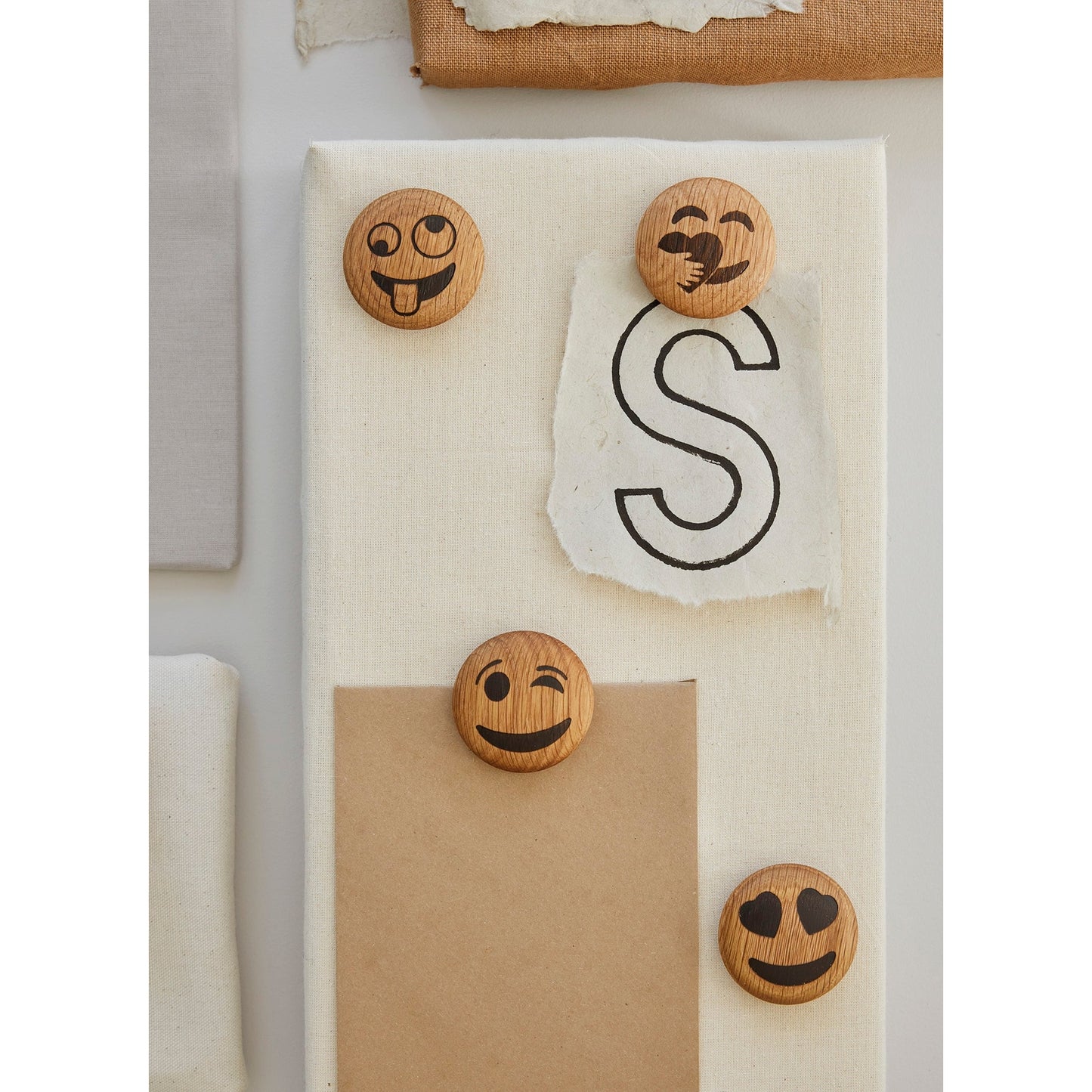 Winking Magnet By Spring Copenhagen