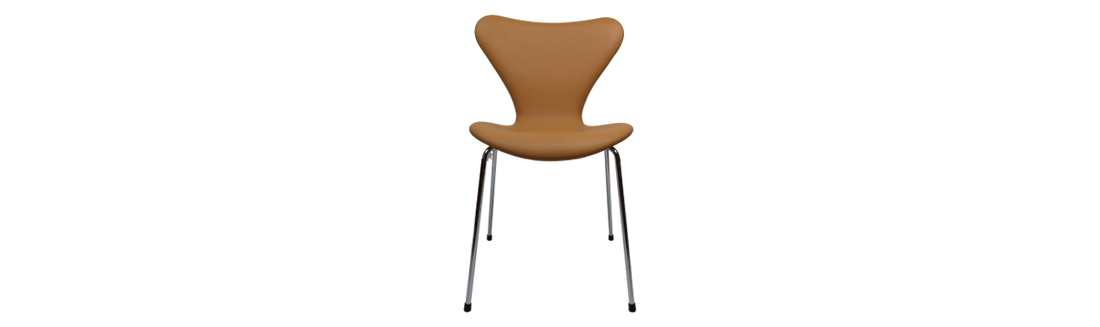 Arne Jacobsen model 3107 dining chair