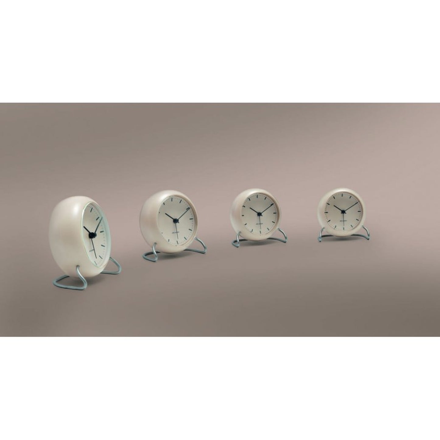 Arne Jacobsen City Hall Table Clock Sandy Beige Ø: 11 cm / 4.3"