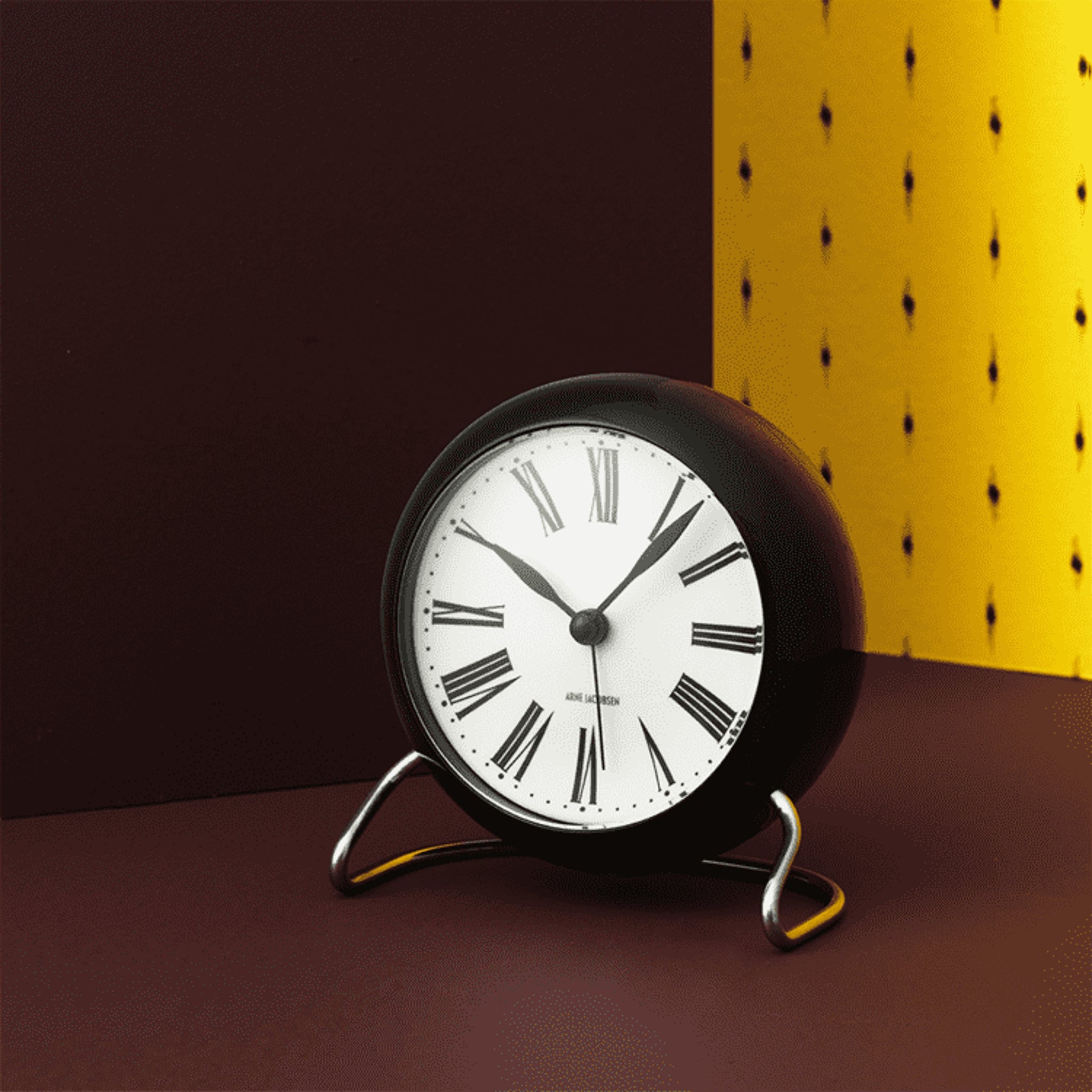 Arne Jacobsen Roman Table Clock Black Ø: 11 cm / 4.3