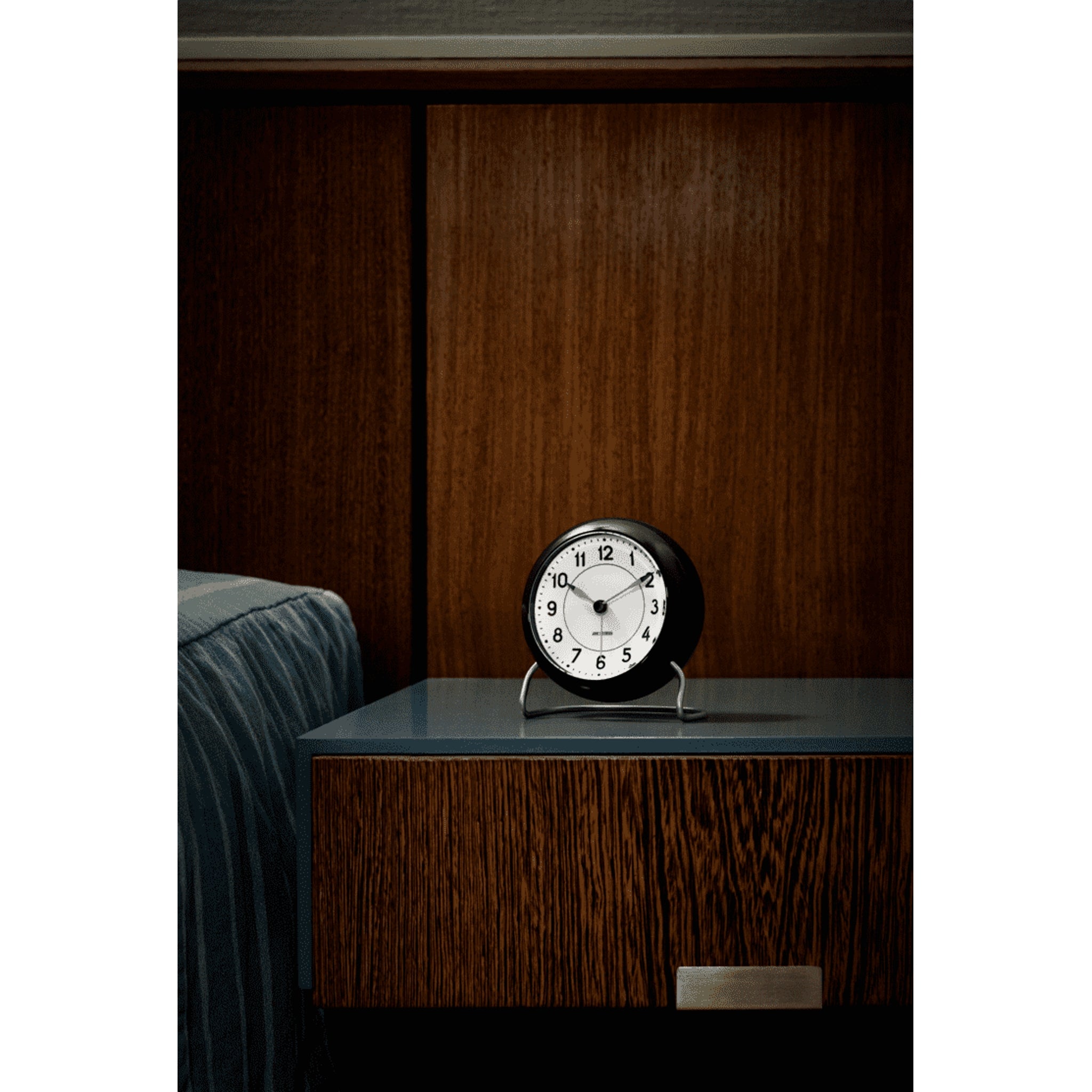 Arne Jacobsen Roman Table Clock Black | Danish Design Alarm Clock