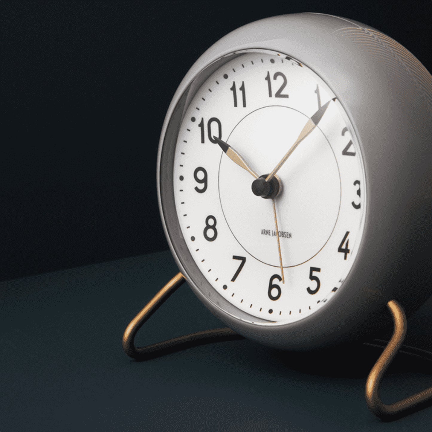Arne Jacobsen Station Table Clock Gray Ø: 11 cm / 4.3"
