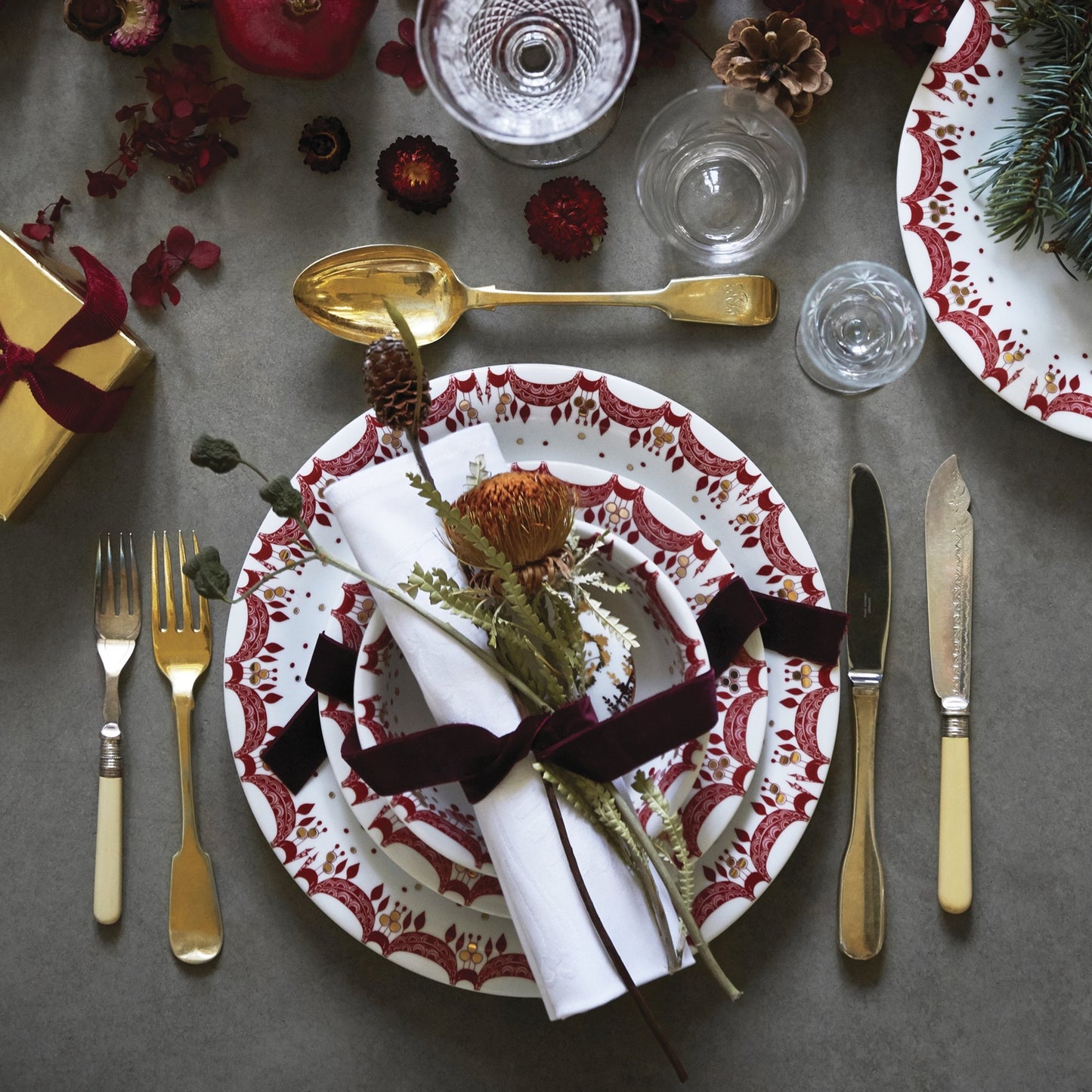 Bjørn Wiinblad Garland Christmas Bowl