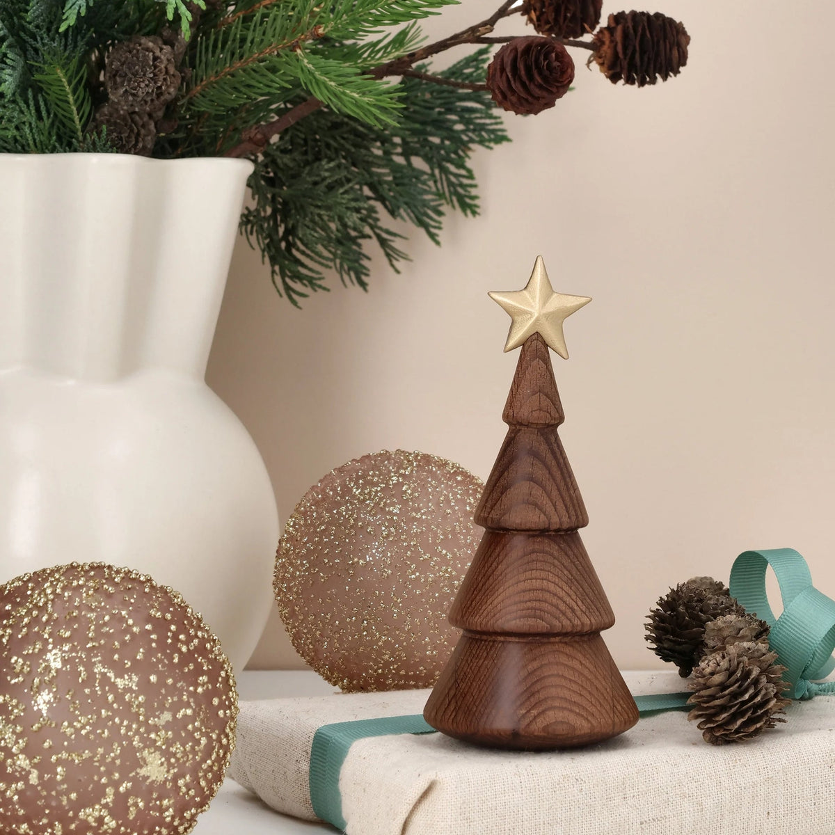 Christmas Tree With Gold Start By Spring Copenhagen