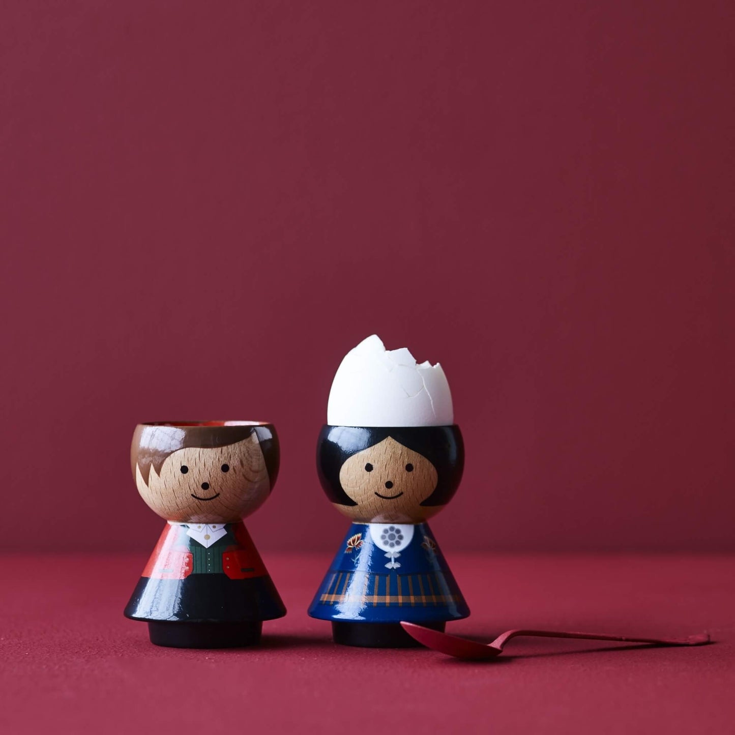 Eierhalter Norlands Bunad Blue von Lucie Kaas