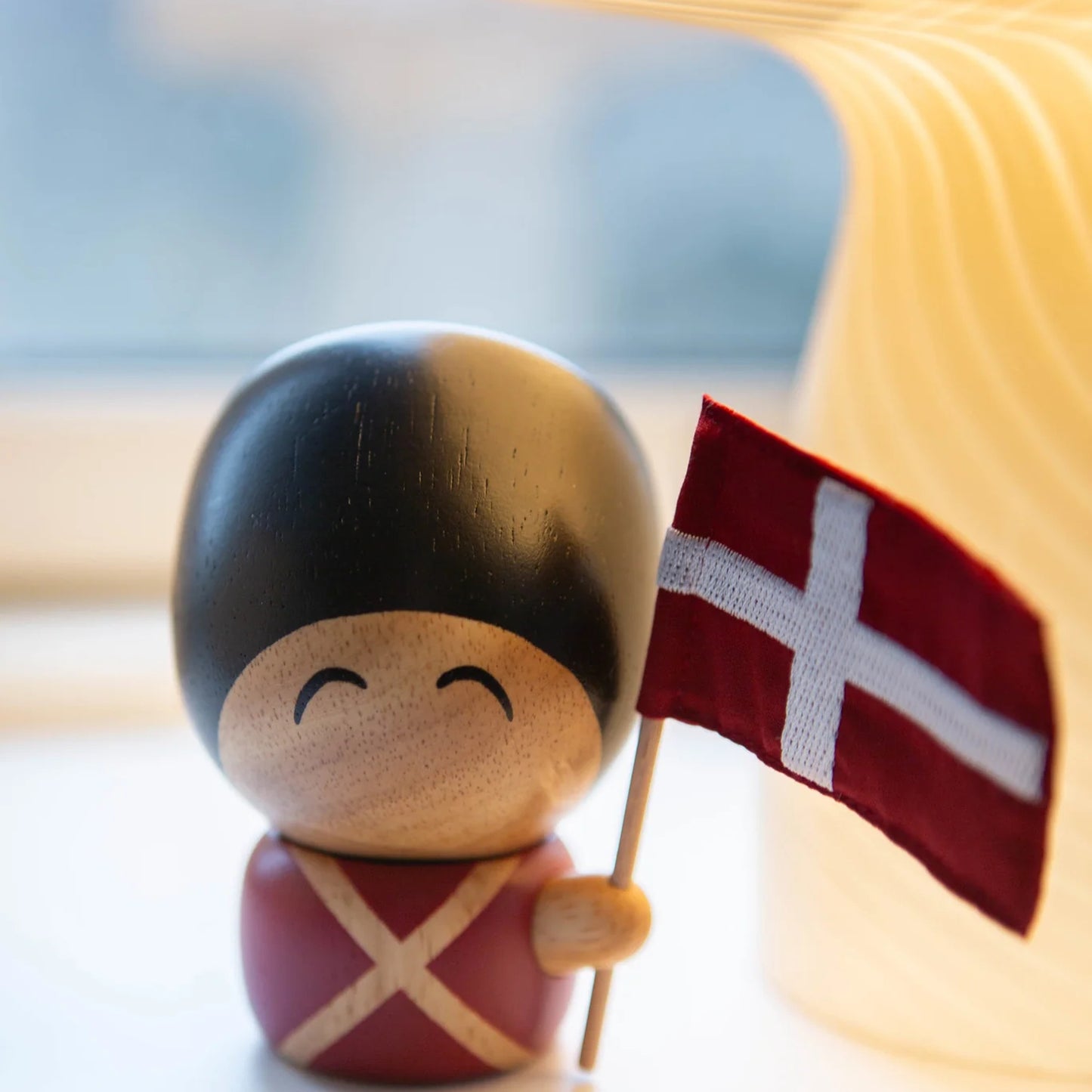 Henrik Large Guard With Flag By FABLEWOOD