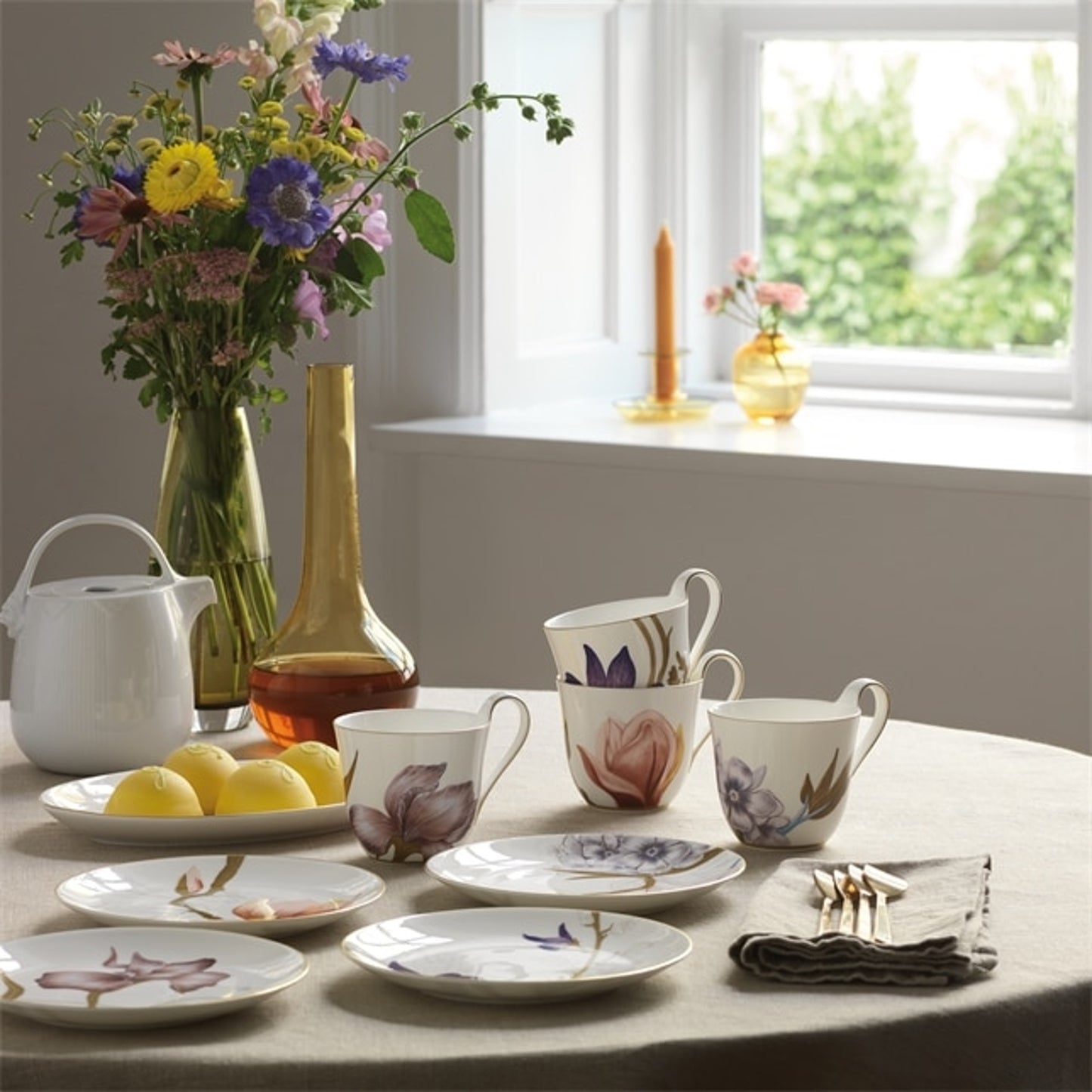 Royal Copenhagen Flora Plate Iris 19 cm / 7.5"